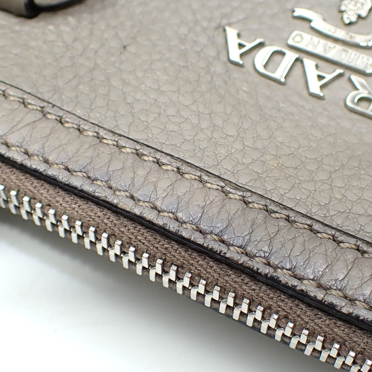 中古】 プラダ ハンドバッグ レディース グレー系 レザー 1BB022