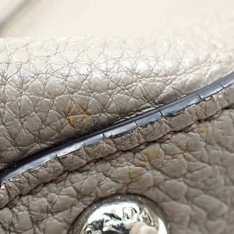 中古】 プラダ ハンドバッグ レディース グレー系 レザー 1BB022