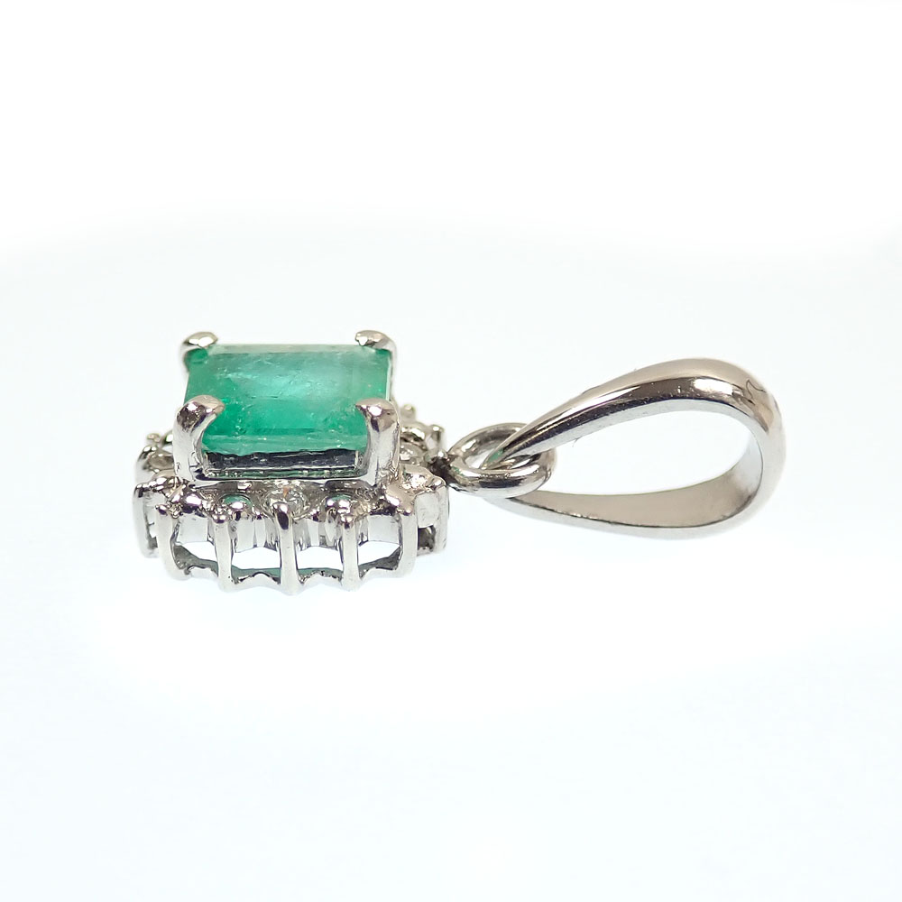 中古】 エメラルド ダイヤモンド ペンダントトップ レディース Pt900